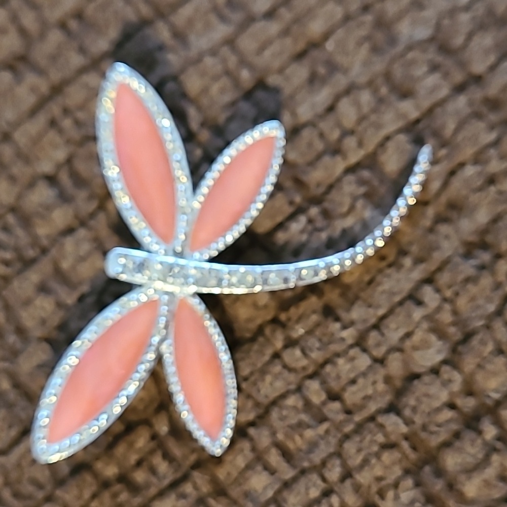 - Dragonfly Pin